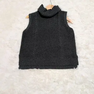 GEORGES RECH 다크 그레이 니트 베스트