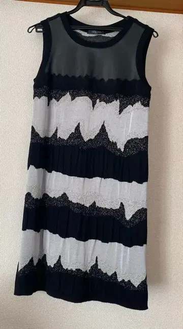 MICHEL KLEIN (미쉘클랑) 무릎 기장 원피스