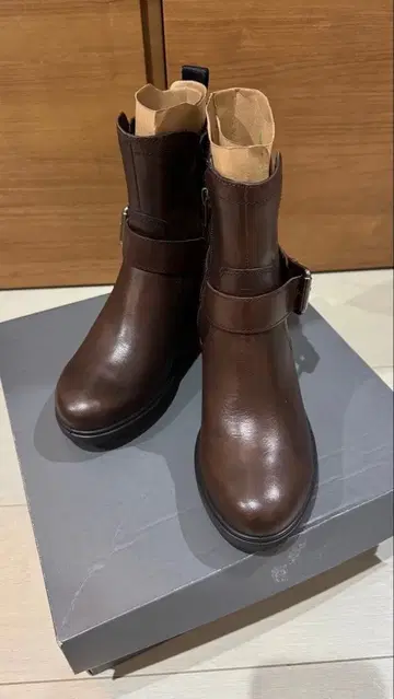 새상품 ECCO 35 사이즈 Potting Soil 예비 인솔 포함 정품