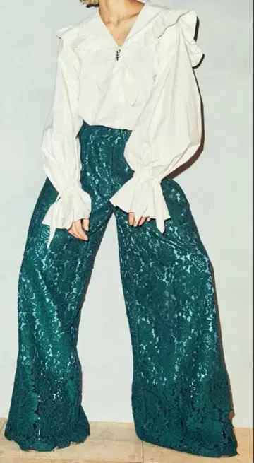 PAMEO POSE Belted Lace Wide Pants