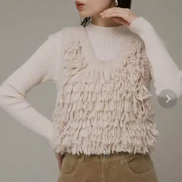 루프 프린지 니트 베스트