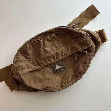 [ 그레고리 ] GREGORY x BEAMS 테일메이트 코요테