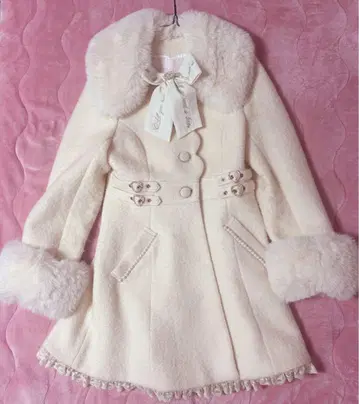 LIZLISA 사이드 하트 버클 A 라인 코트