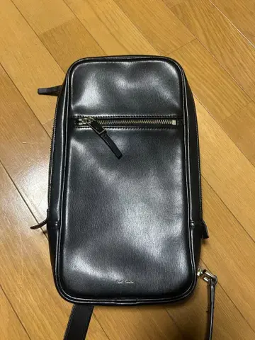 폴스미스 바디백 블랙