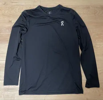 On 롱 T셔츠 S 사이즈 블랙
