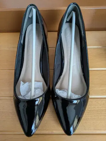 블랙 스틸레토 하이힐