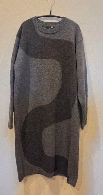 새상품 유니클로 x 마리메꼬 라무 크루넥 원피스 그레이 M