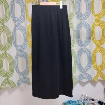 스트라 블랙 리브 슬릿 타이트 스커트