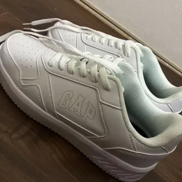 GAP 화이트 스니커즈 27.0 새상품