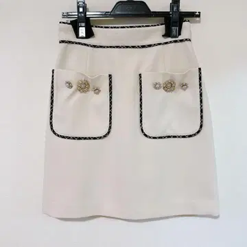 릴리 브라운 미니 스커트