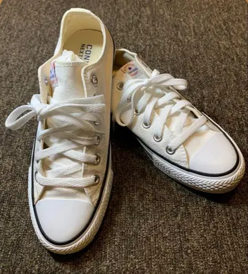 CONVERSE 화이트 스니커즈 로우컷