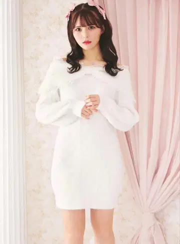 Ank Rouge 페더 리본 니트 오프숄더 원피스