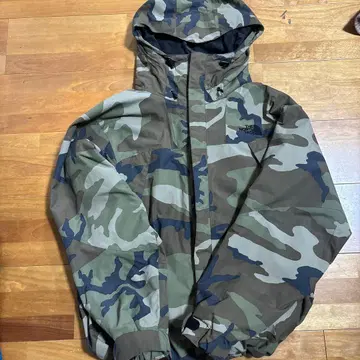 THE NORTH FACE 카모플라쥬 마운틴 파카