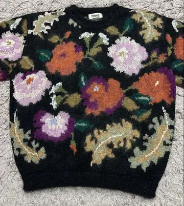 꽃무늬 긴팔 니트 스웨터