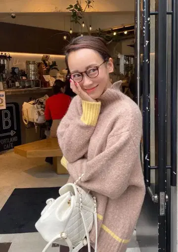 로지몬스터 바이컬러 터틀 니트