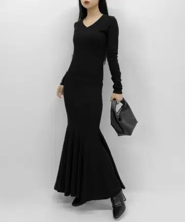 [ LVEU. ] 리브 머메이드 롱 원피스 / 리브 니트 타이트 블랙