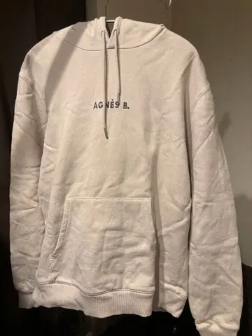 agnes b. 베이지 후드 부착 후드티
