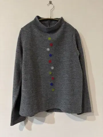 새상품급 크레센트 듀오 터틀넥 스웨터