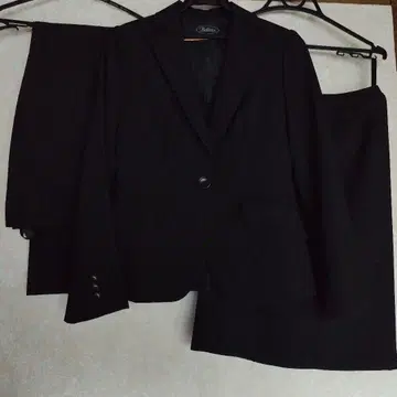 블랙 스트라이프 싱글 버튼 수트 셋업