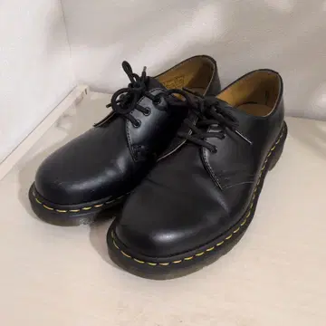 닥터마틴 3홀 UK6