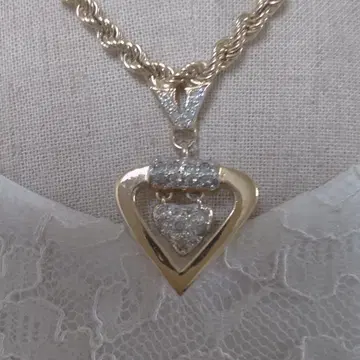 발렌티노 하트형 골드 컬러 펜던트 목걸이