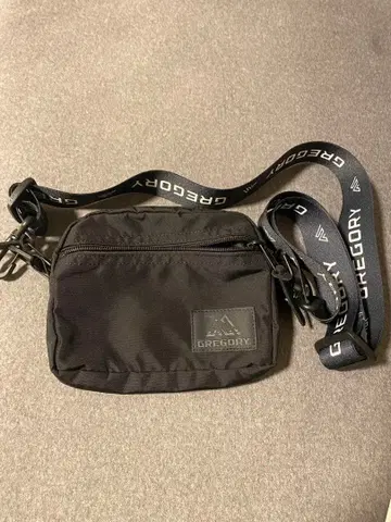 그레고리 숄더백