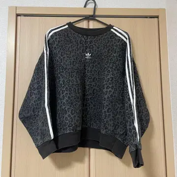 adidas 레오파드 무늬 맨투맨 트레이닝복