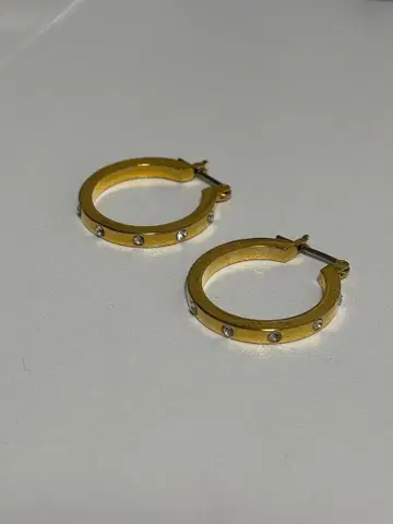 스와로브스키 골드 스터드 후프 귀걸이 중형