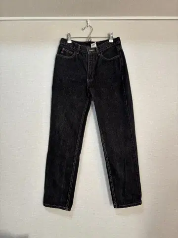 GUESS 블랙 스트레이트 청바지 28