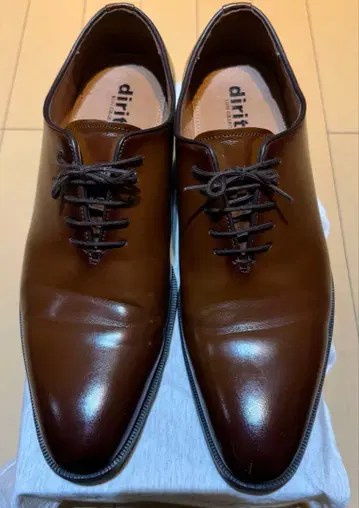 diritto 브라운 홀컷 드레스 슈즈