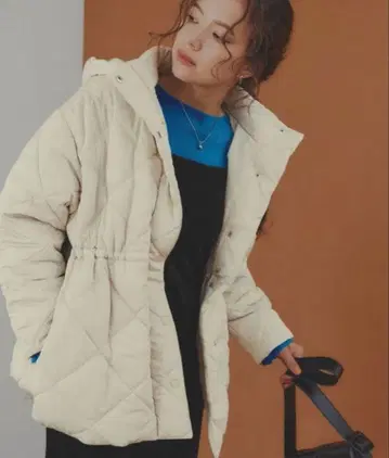 티티베이트 드로우 스트링 디자인 퀼팅 코트 베이지 M