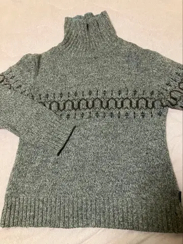 AIGLE 그레이 터틀넥 스웨터