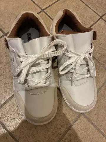 뉴 스니커즈 SANGACIO