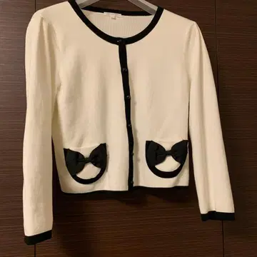 TOBECHIC 화이트 가디건 사이즈 II