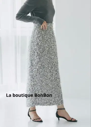 카라미 트위드 내로우 스커트