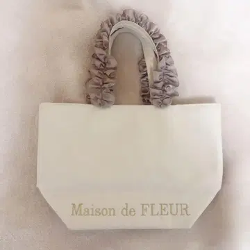 메종 드 플뢰르 자카드 프릴 핸들 토트백