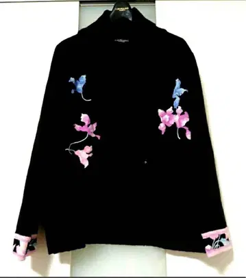 새상품급 레오나르 따뜻한 두꺼운 원단 가디건 44