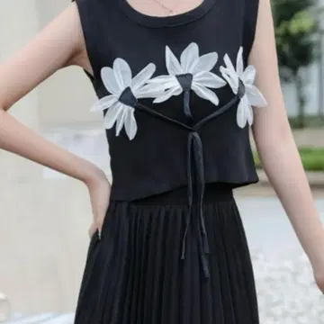 Deux Amour 택 포함 새상품 플라워 모티브 슬리브리스 썸머 니트