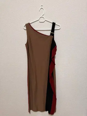 ESCADA 원 숄더 원피스 36