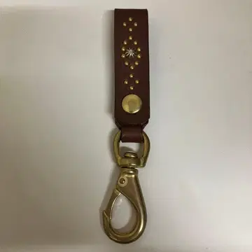 가죽 브라운 키링 스터드 장식