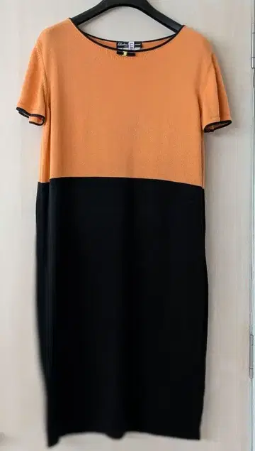 페라가모 반팔 니트 원피스