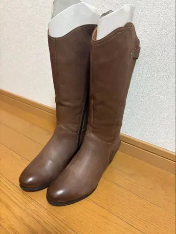 브라운 가죽 롱 부츠 중간 힐