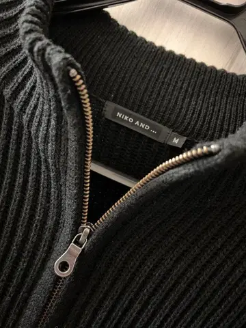 니코앤드 - 블랙 M 집업 스웨터