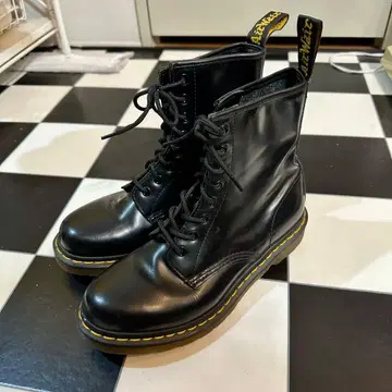 UK7 닥터마틴 8홀 블랙