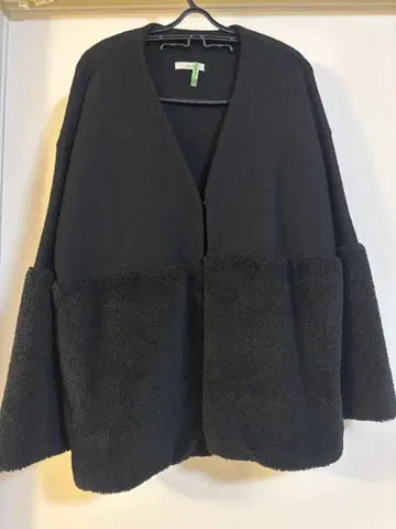 새상품급 yori V넥 퍼 숏코트