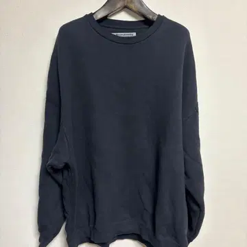 White Mountaineering 블랙 맨투맨 사이즈 3