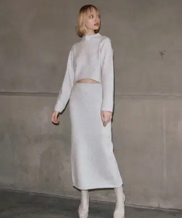 에이미 이스트 월 셋업