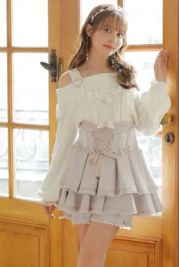 LIZLISA 하트 버클 프릴 오프숄더 니트 화이트