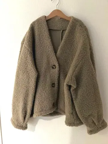 옴네스 보아 노카라 자켓 베이지 브라운