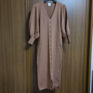 스픽 앤 스팬 퍼프 슬리브 니트 원피스